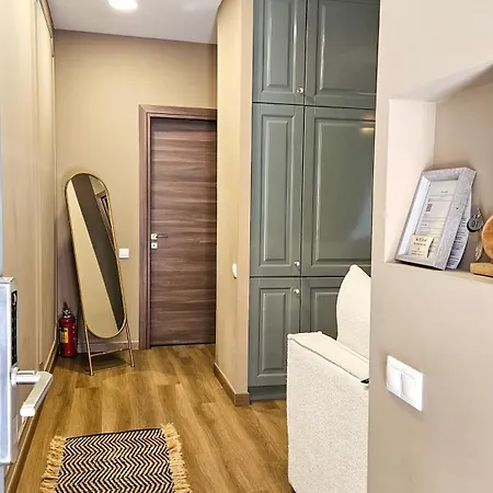 Maison De Luxe Apartment Chalkís